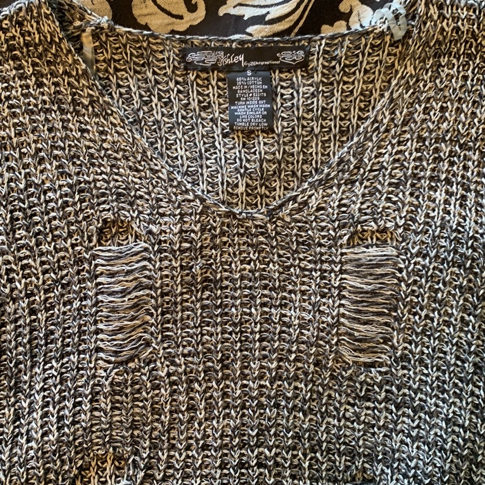 Top - Picture 2 of 2